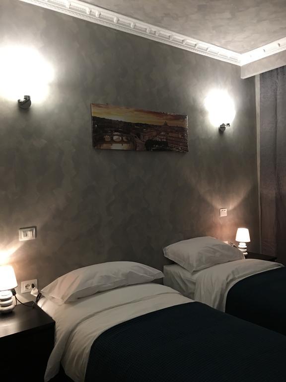 Gianni'S Guest House โรม ภายนอก รูปภาพ